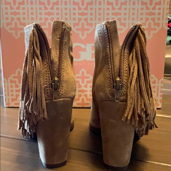 GIANNI BINI suede boots with tassels - Picture 3 of 8